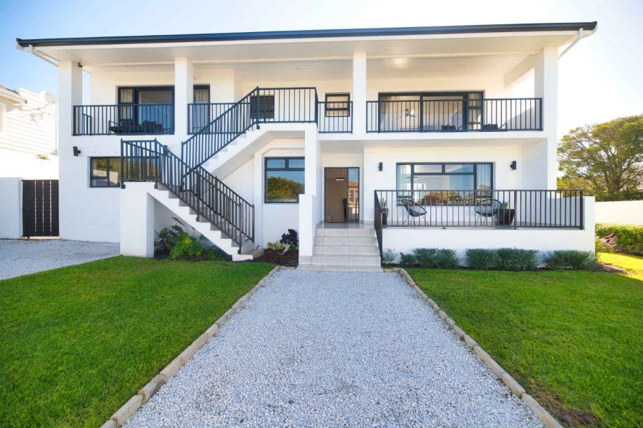 9 Bedroom Property for Sale in Westcliff Western Cape